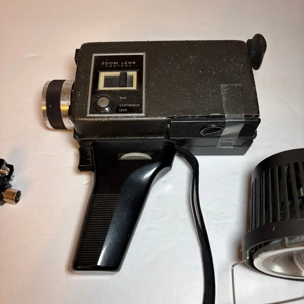 Vintage Kodak Instamatic M18 Super 8 Movie Camera & Movie Light Untested